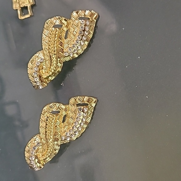 Jewelry - Picture 4 of 5